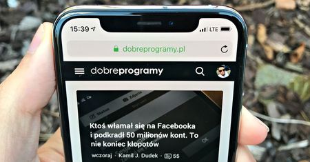 iPhone XI z naroślą na plecach na pierwszej grafice i plany usunięcia notcha