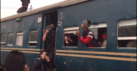 Zobacz, jak fotograf ustawia zdjęcie reporterskie. To się nie godzi!