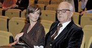 Andrzej Łapicki pominął młodą żonę w testamencie. Co się dzieje z Kamilą?