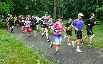Parkrun Bydgoszcz. Pogoda nie odstraszyła biegaczy. Zobaczcie zdjęcia z sobotniego treningu