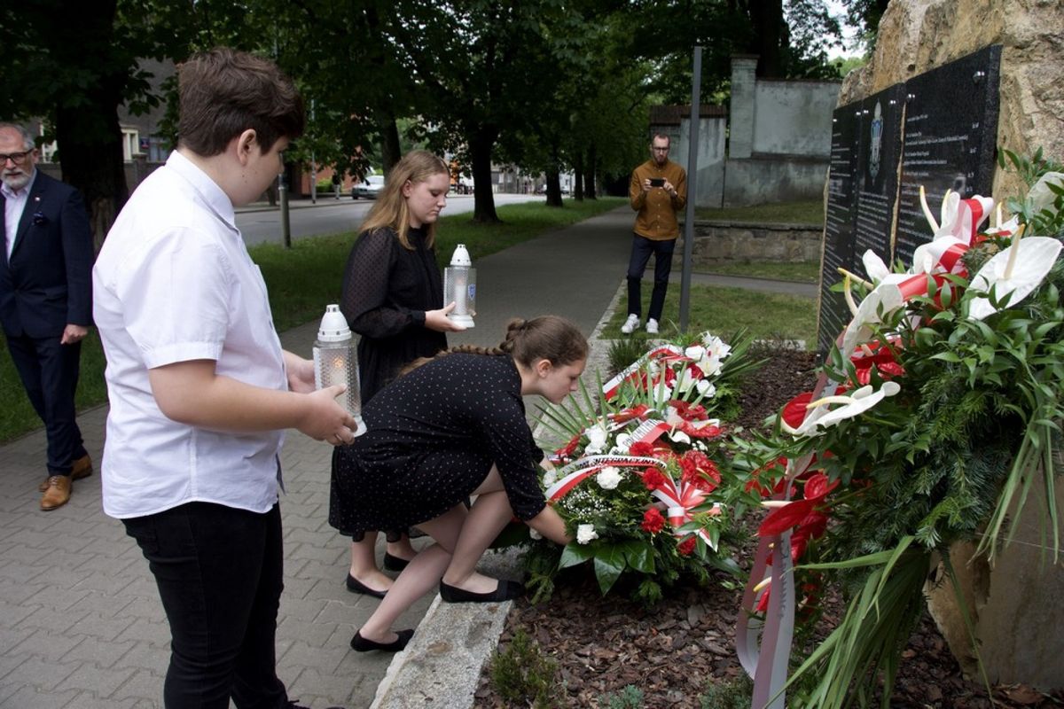 Śląskie. W 80. rocznicę tragedii złożono kwiaty pod pomnikiem Ofiar Kaźni Profesorów Lwowskich w Bytomiu.
