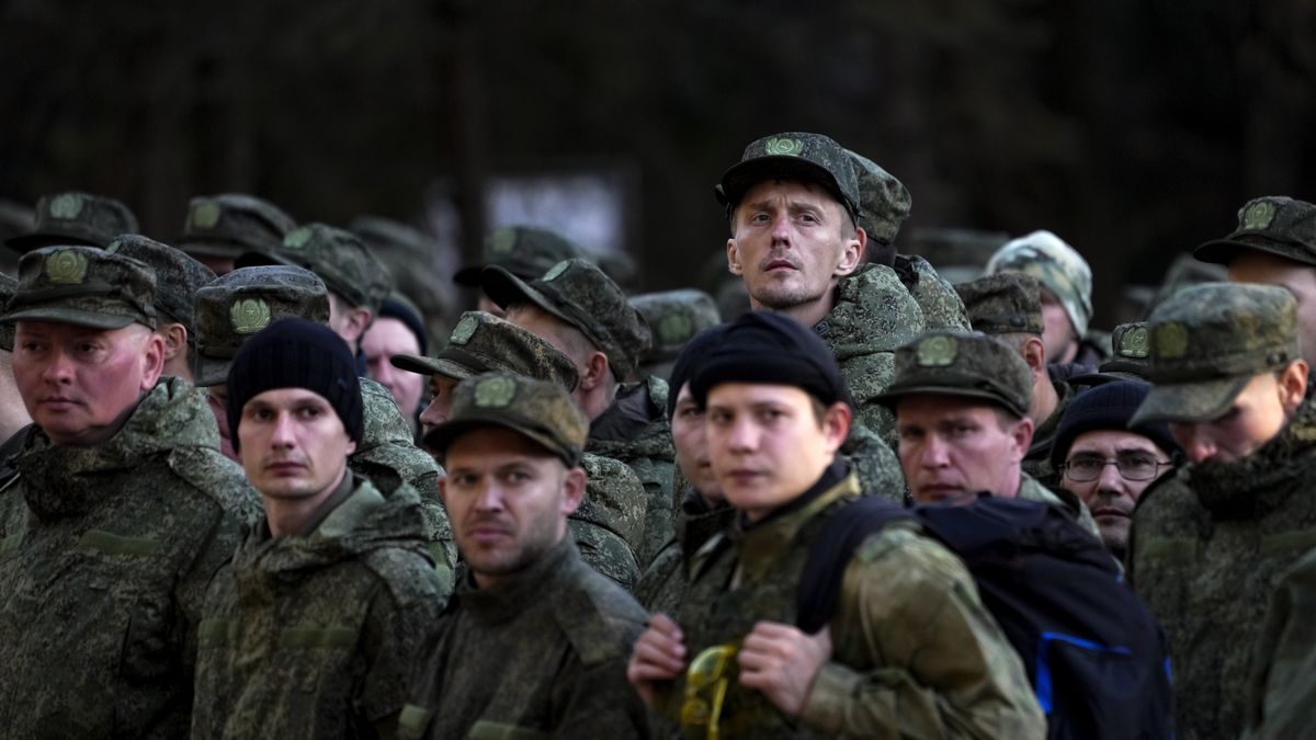 MOSCOW, RUSSIA - OCTOBER 10: Russian citizens drafted during the partial mobilization are seen being dispatched to combat coordination areas after a military call-up for the Russia-Ukraine war in Moscow, Russia on October 10, 2022. (Photo by Stringer/Anadolu Agency via Getty Images)