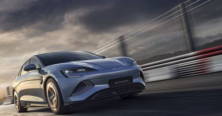 Tesla vs chiński BYD. Kto robi lepsze baterie?