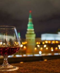 Sierżant rosyjskiej policji ukradł zatruty alkohol. Nie żyją 32 osoby