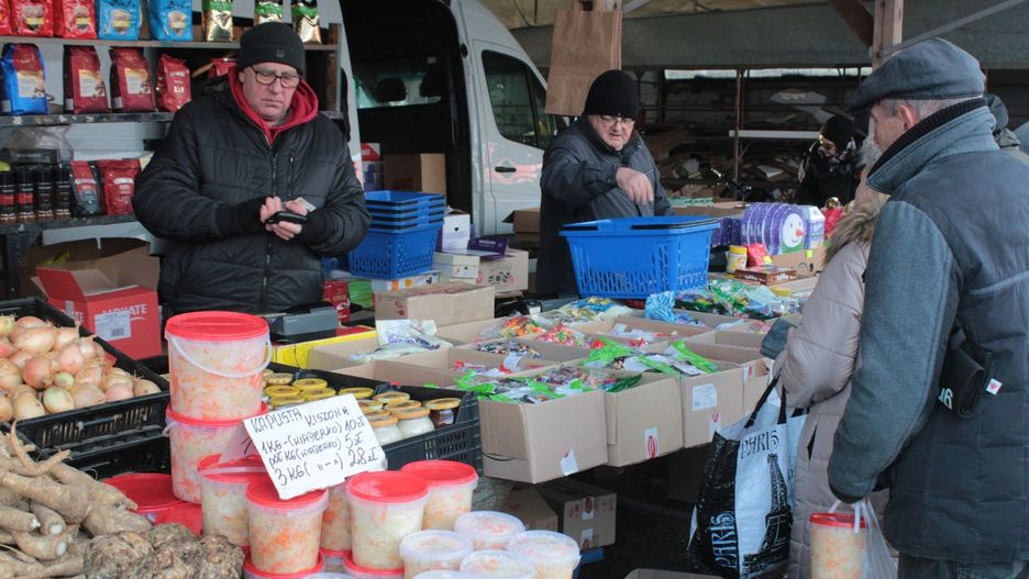 Piątek na targowisku w Koszalinie