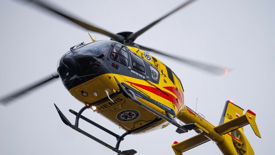 East News archiwum
Fot. NewsLubuski/East News, Slone, 07.02.2025. Interwencja smiglowca Lotniczego Pogotowia Ratunkowego w Slonym kolo Zielonej Gory. Helikopter przylecial do poszkodowanego mezczyzny. Teren ladowania zabezpieczala Panstwowa Straz Pozarna.
NewsLubuski