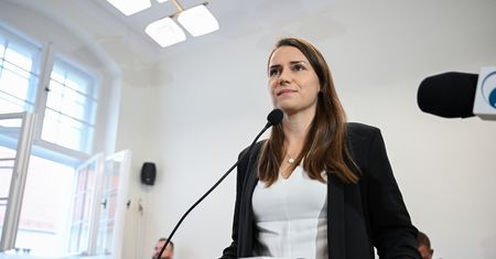 Posłanka KO pozwała Jakiego. Jest wyrok sądu. "Zakazał mi"