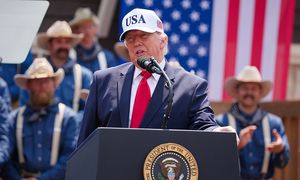Trump zarobił 2 mld dol. na giełdzie. Konflikt interesów? Odpiera zarzuty