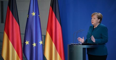Koronawirus. Niemcy znoszą część ograniczeń. Otworzą szkoły i sklepy