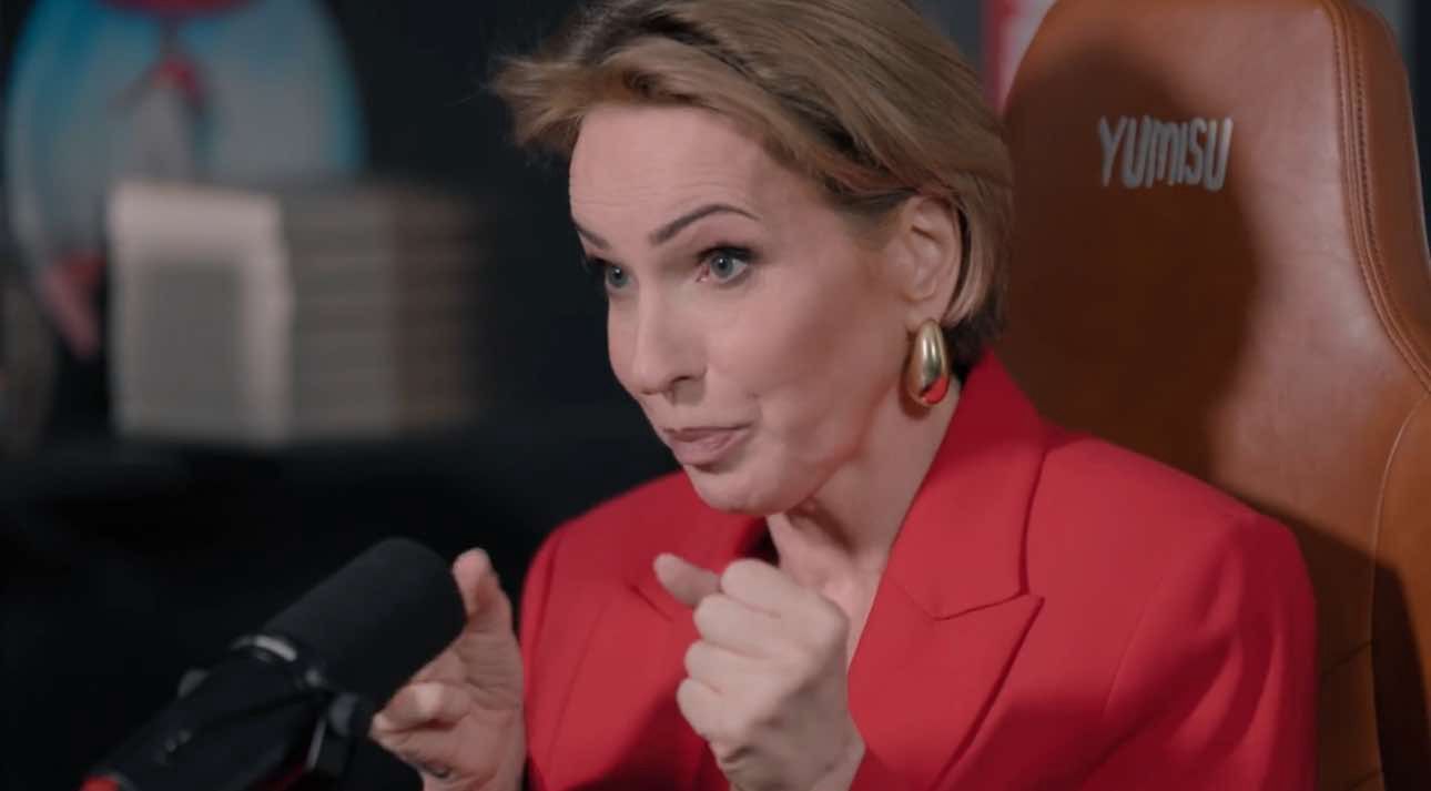 Paulina Smaszcz u Żurnalisty