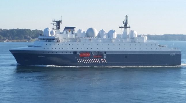 Norweski okręt SIGINT "Marjata" - widoczne osłony licznych anten