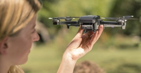 Yuneec Mantis G: Dron 4K z gimbalem. Może być sterowany głosem