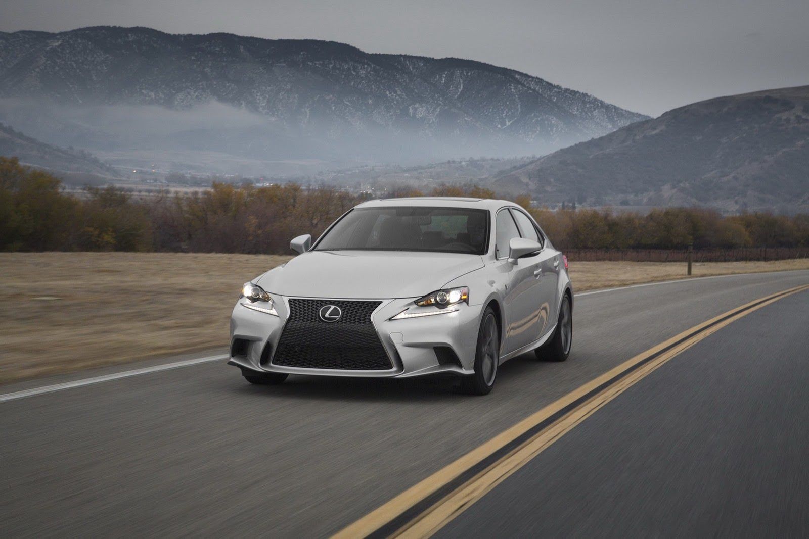 Nowy Lexus IS w pełnej krasie [galeria] 9