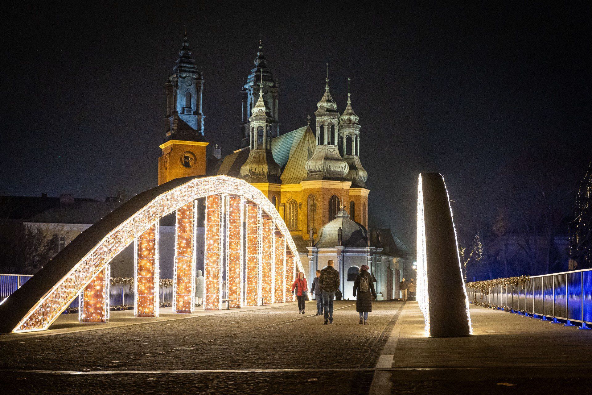 Świąteczne iluminacje na Ostrowie Tumskim już działają!