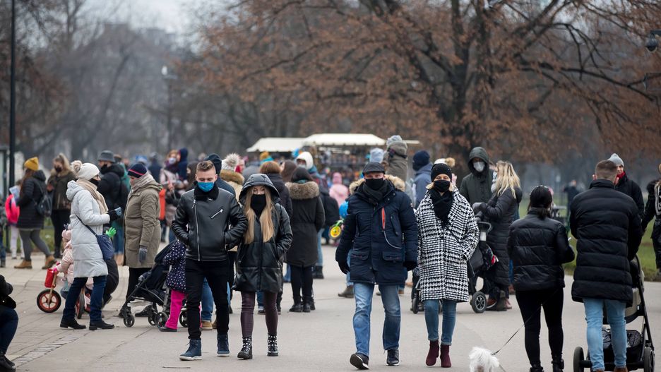 Sondaż IBRIS. Polacy coraz mniej boją się koronawirusa