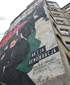 Stolica ma nowy mural. Czarny protest uwieczniony na ścianie kamienicy [GALERIA]