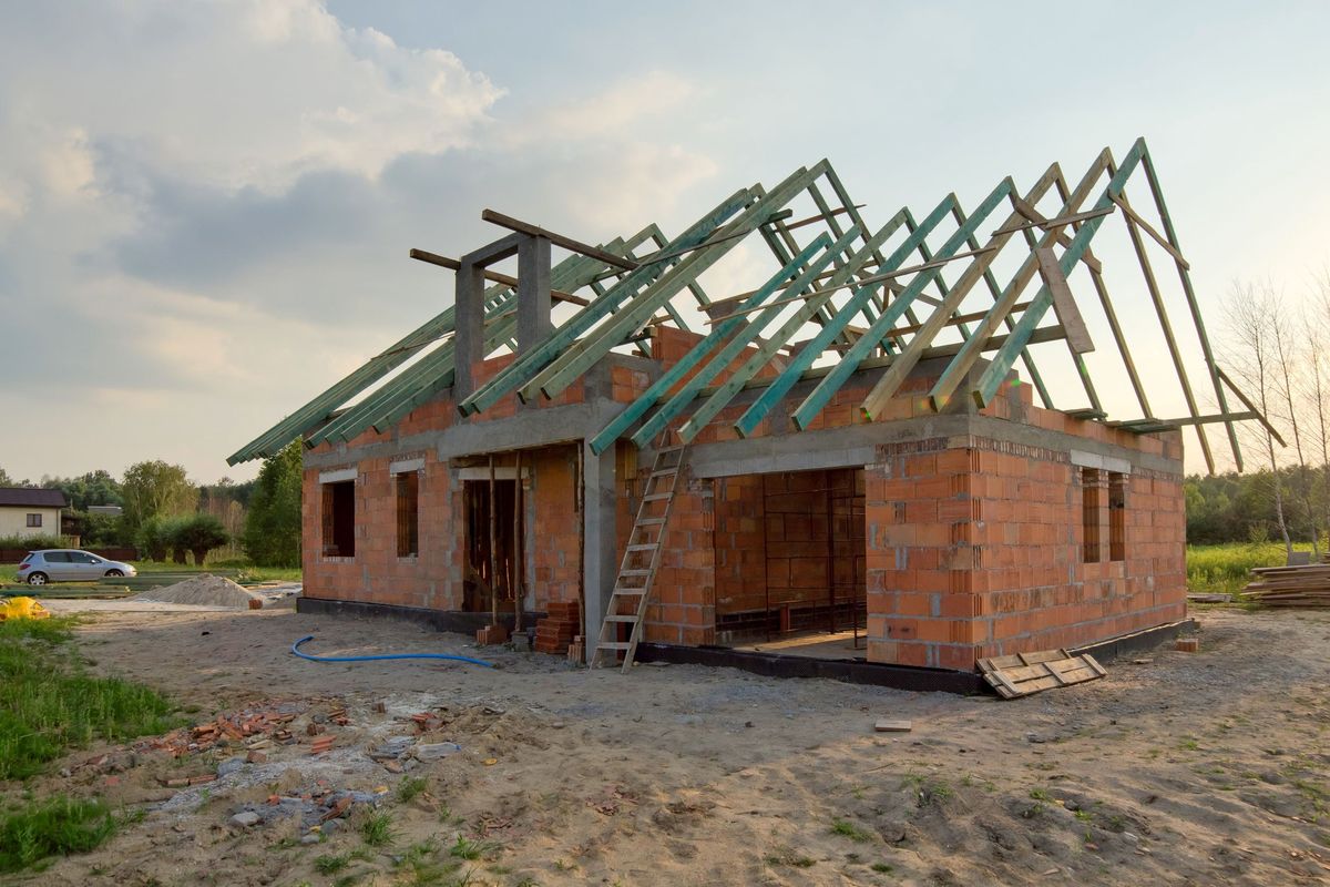 Od 3 stycznia 2022 r. osoby, które posiadają działki budowlane, mogą - w uproszczonej procedurze - wybudować na niej dom do 70 m kw 