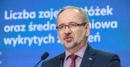 Wciąż dużo zakażeń. "Sporo zamieszania spowodowało wystąpienie ministra zdrowia”