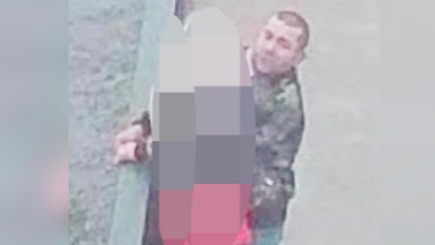 Warszawa. Policja szuka tego mężczyzny. To najprawdopodobniej sprawca brutalnej napaści na tle seksualnym (Policja)
