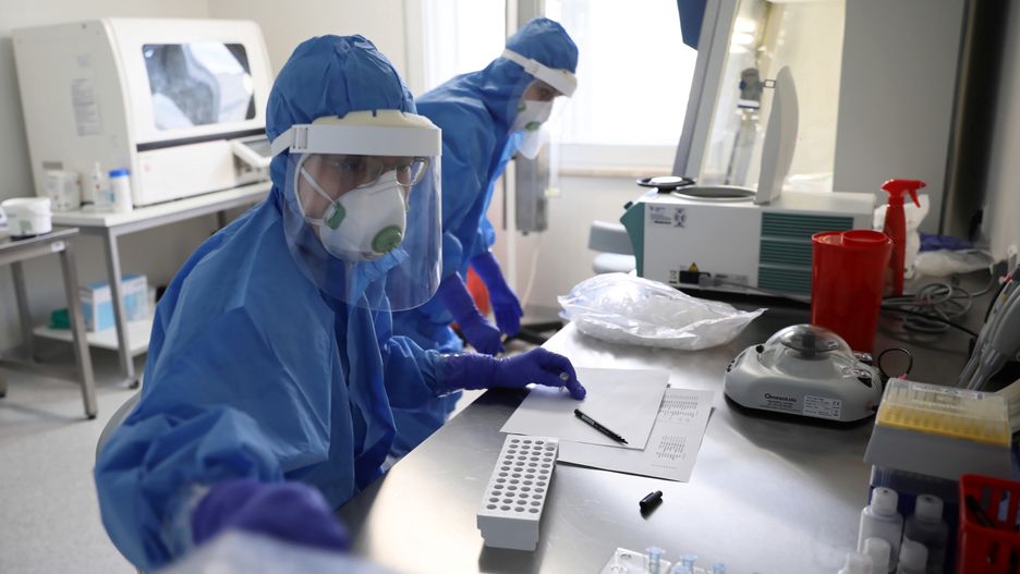 Amantatyna. Nowa burza o lek rzekomo pomagający na COVID-19. Powstała szara strefa zamówień amatadyny