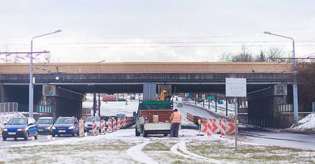 Remont wiaduktu nad ul. Diamentową. Kierowców czekają miesiące utrudnień