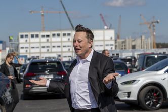 Elon Musk stał się bezdomny. Ucieczka od podatków?