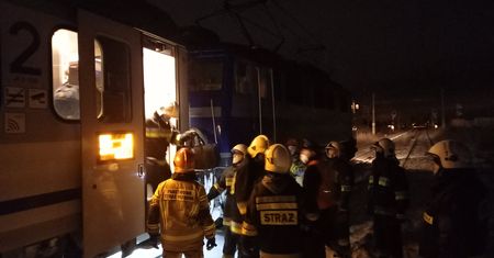 Świętokrzyskie. Dramat na torach. Pociąg potrącił dwie osoby