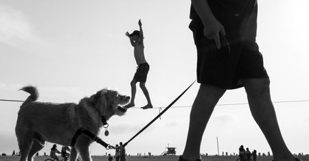 Kiedy fotograf architektury bierze się za streeta. Świetny projekt "Balance"