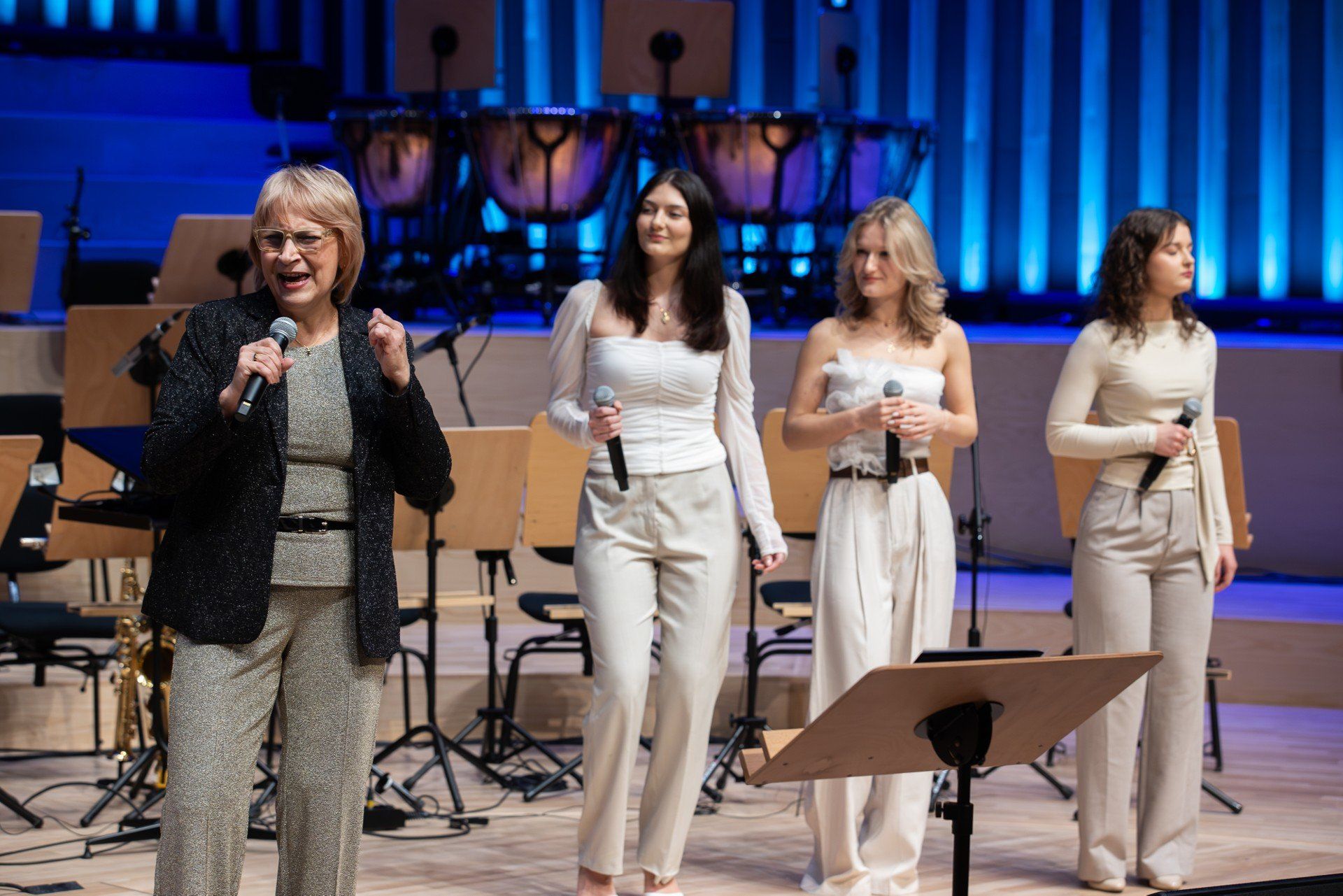 W sobotę, 6 grudnia 2025 roku w sali symfonicznej nowo otwartego kampusu odbył się uroczysty koncert z okazji 50-lecia wydziału. Wystąpili znakomici artyści związani z bydgoską uczelnią, którzy zaprezentowali przekrojowy repertuar ukazujący bogactwo tradycji, dorobku i współczesnego charakteru wydziału.