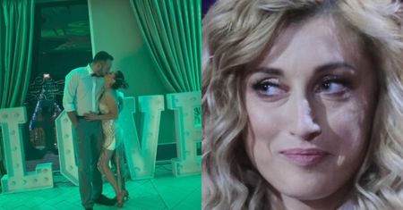 Justyna Żyła całuje się z chłopakiem przed napisem "LOVE" na weselu Karoliny Małysz (FOTO)