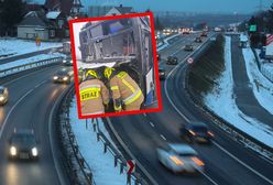 Poważne utrudnienia na Zakopiance. Autobus zderzył się z ciężarówką