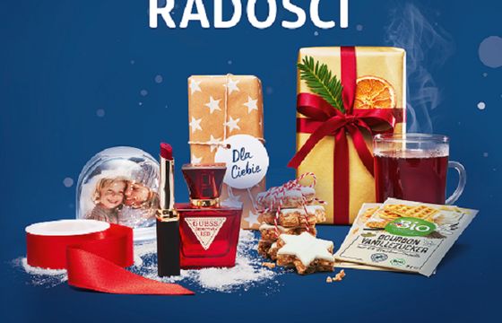 Drogerie dm w świątecznej kampanii "odkrywają magię małych chwil radości"