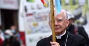 Aktywiści umieścili tęczową flagę na pomniku. Abp Marek Jędraszewski zabrał głos