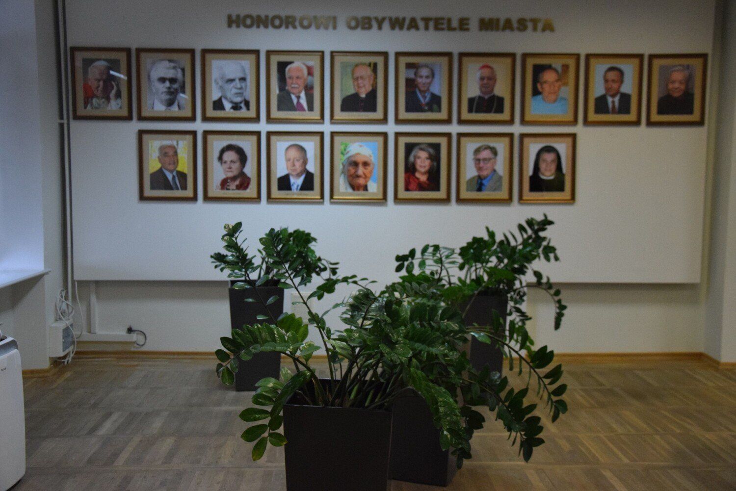 Tytuł honorowego obywatela Gorzowa otrzymało do tej pory dwadzieścia osób.