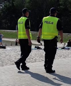 Pijani rodzice pływali z dzieckiem na rowerku wodnym