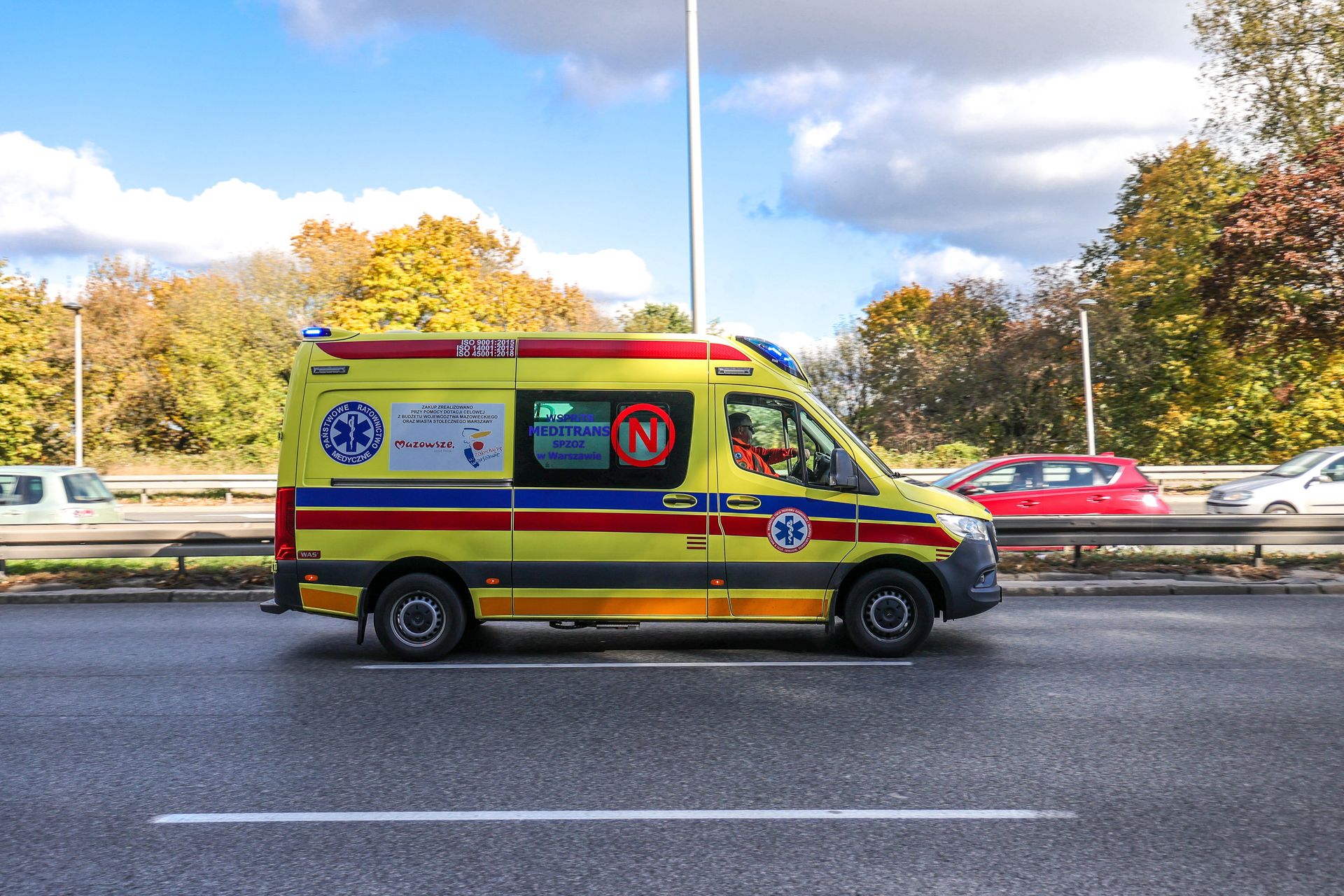 wiadomości,aktualności,WP Wiadomości Wypadek przy Galerii Mokotów. Ciężarówka uderzyła w autobus ZTM
