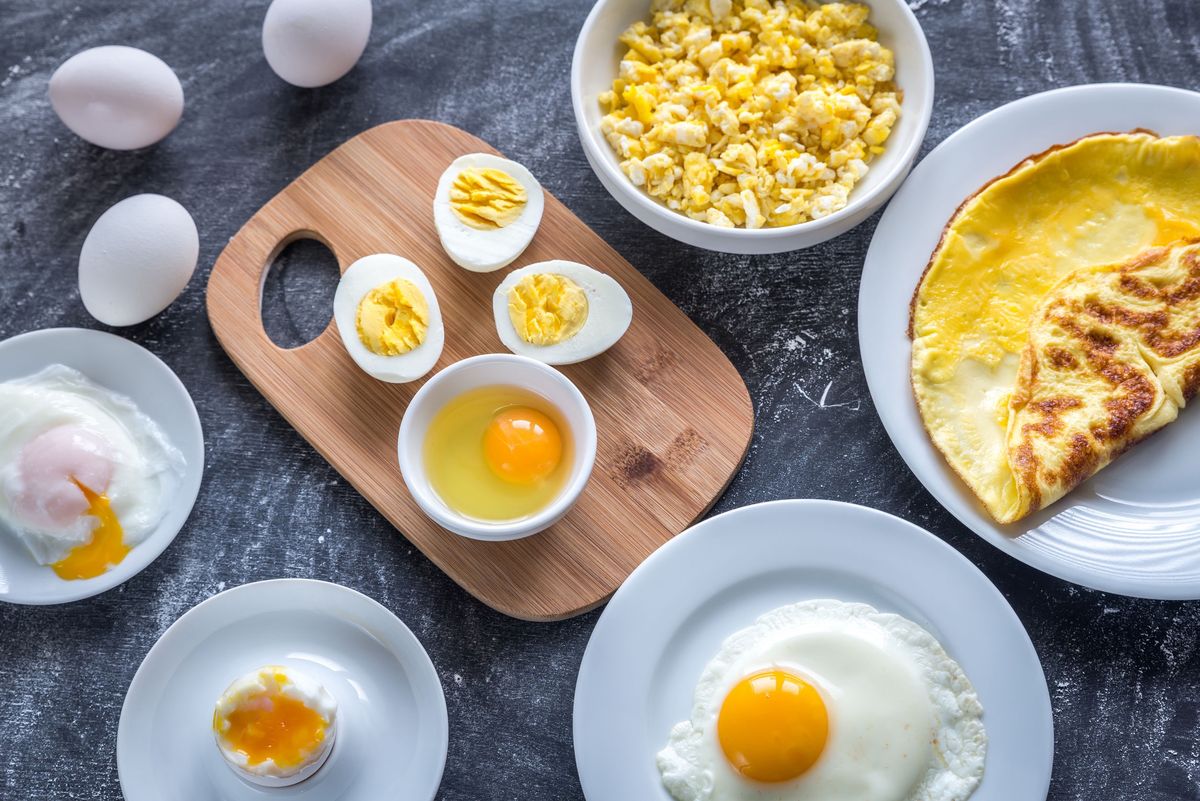 Jajko czy owsianka? Co lepiej zjeść na śniadanie?