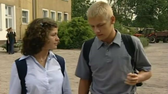 Hit Internetu: Tak "M jak miłość" mówiło Polakom 15 lat temu, do czego służy komputer 1