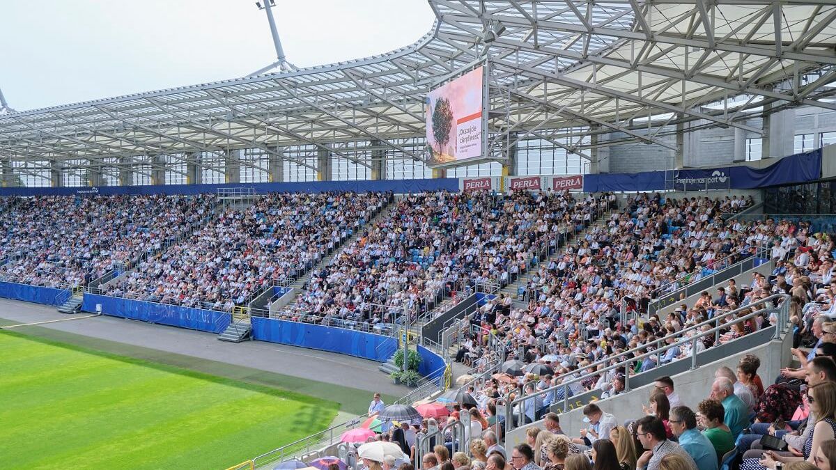 Kongres Świadków Jehowy w Lublinie 2023. Tysiące ludzi na Arenie Lublin