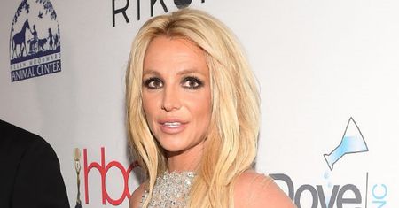 Britney Spears na plaży. Wygina się z chłopakiem