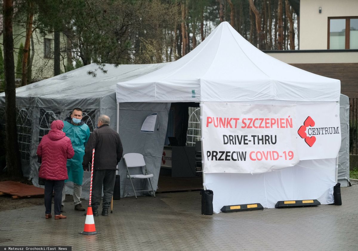 Szczepienia przeciw COVID-19. Na zdjęciu mobilny punkt w Mińsku Mazowieckim