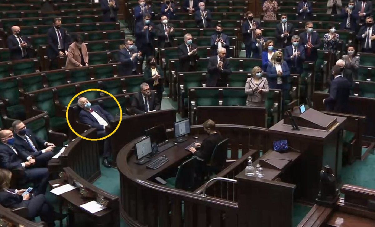 śpiący Korwin