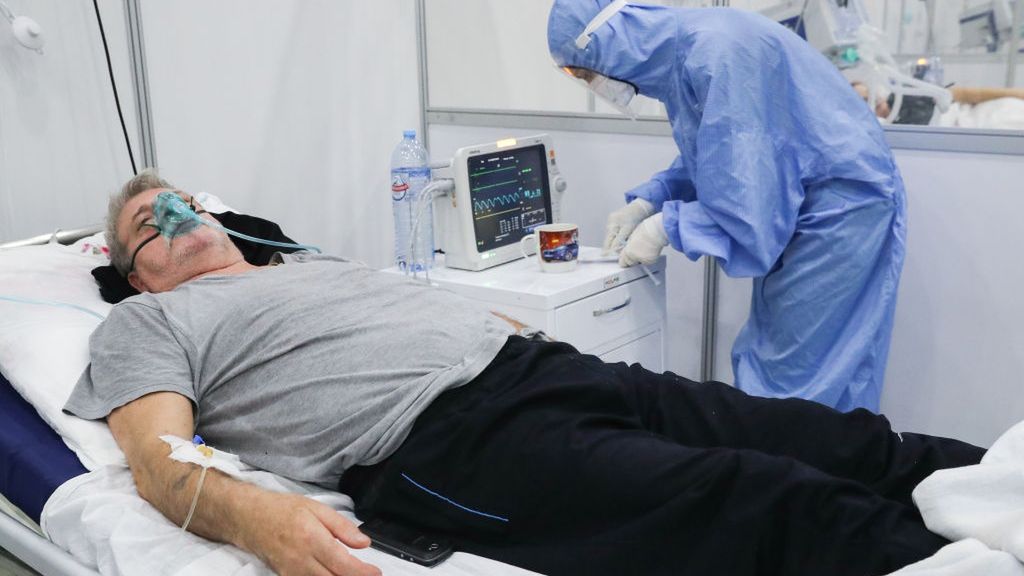 Koronawirus może atakować uszy