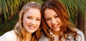 Emily Osment grała najlepszą przyjaciółkę Miley Steart w "Hannah Montana". Tak dziś wygląda 32-letnia aktorka. Bardzo się zmieniła? (ZDJĘCIA)