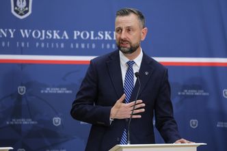 Rosyjskie drony nad Polską. Minister obrony wraca do kraju