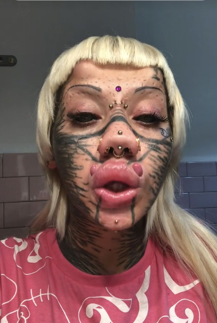 23-latka chce wyglądać jak kot