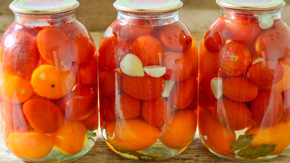 healthy, food, homemade, garlic, organic, herb, cooking, vegetarian, rustic, vegetable, tomato, canned, pickled, autumn, traditional, salted, preserve, natural, glass, jar, red, spice, sweet, wooden, background, marinated, conserve, dill, black, vinegar