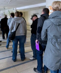 Polacy szturmują urzędy. 500 zł kary dziennie za spóźniony wniosek
