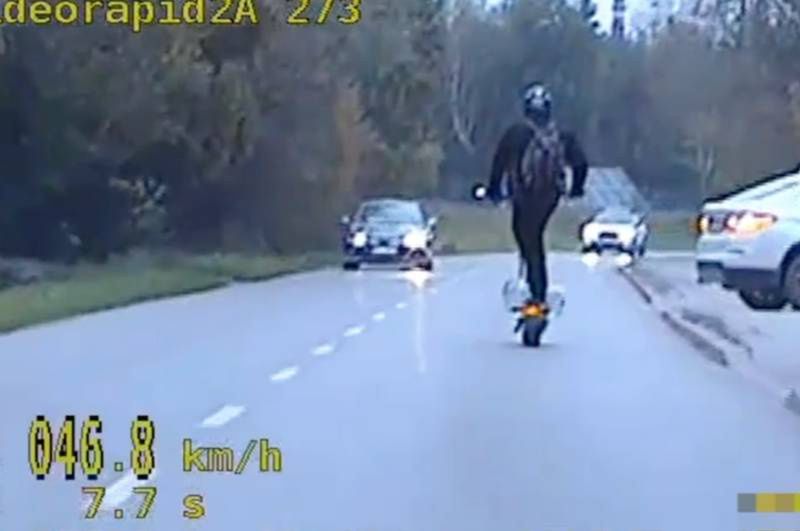 Piaseczno: Wysoki mandat dla użytkownika hulajnogi. Pojazd nie spełniał warunków