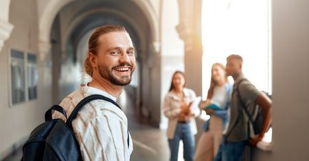 Więcej niż program studiów. Jak WSKZ popularyzuje wiedzę i inspiruje do rozwoju